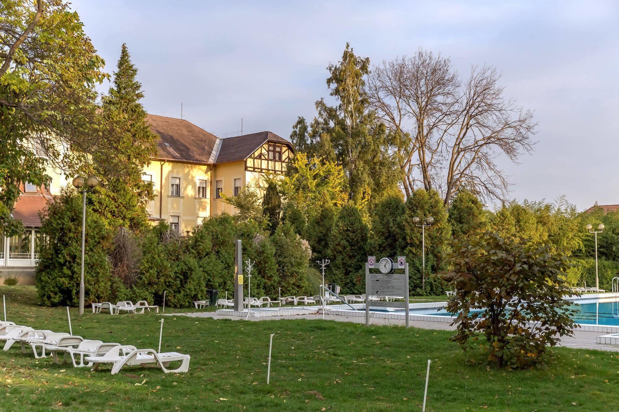 Hunguest Helios Heviz Hotell Exteriör bild